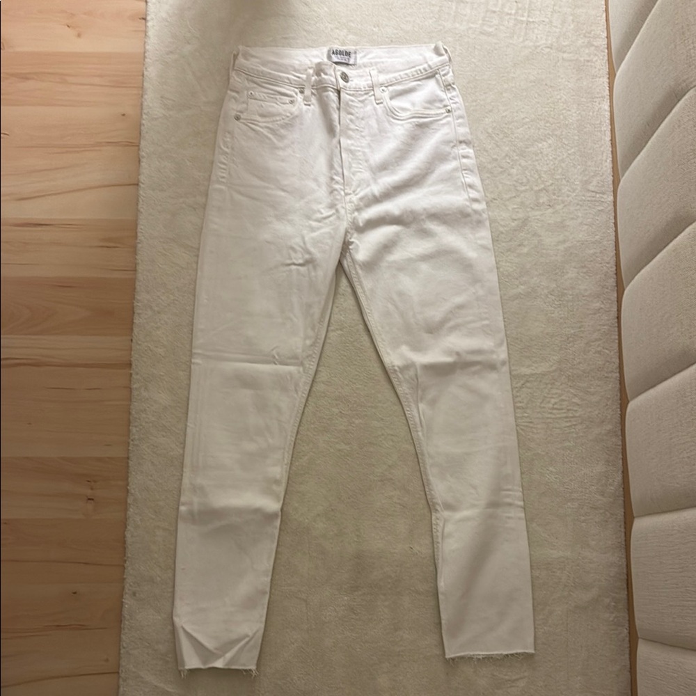White Skinny Jeans with Sleek Fit